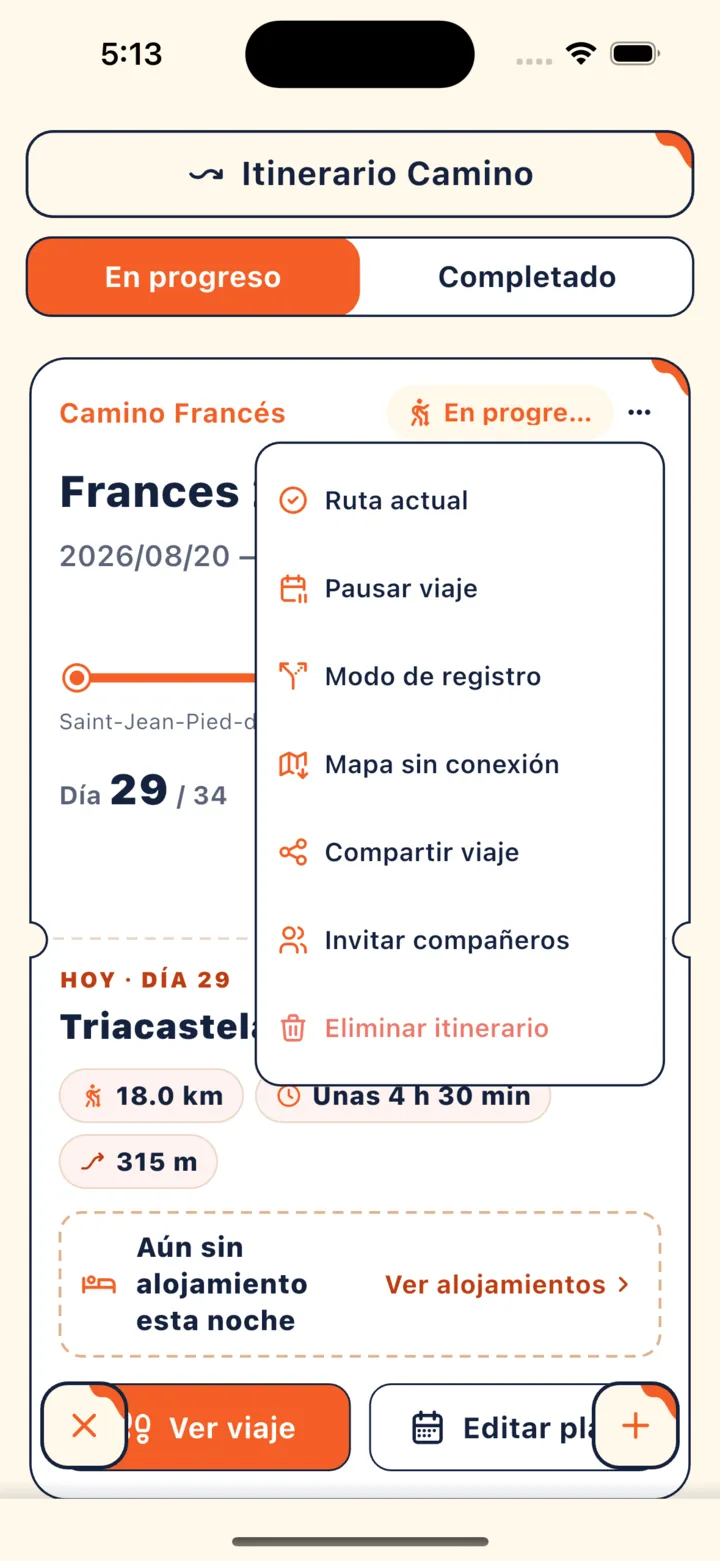 Menú desplegado desde el botón «⋯» arriba a la derecha de la tarjeta del itinerario, con «Mapa sin conexión» en el centro